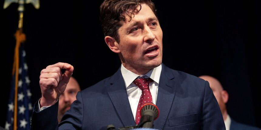 prefeito-de-minneapolis-anuncia-saida-de-agentes-do-ice-da-cidade