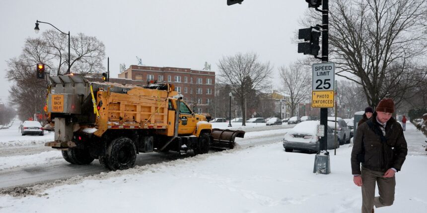 eua:-tempestade-deixa-670-mil-sem-energia-e-cancela-milhares-de-voos