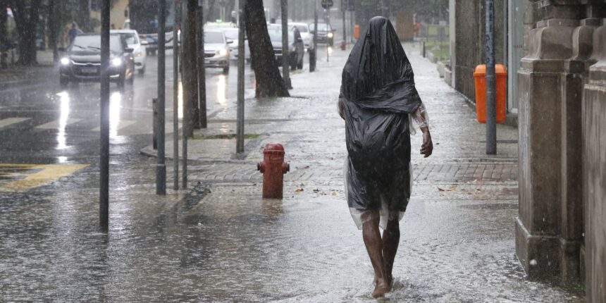 inmet-emite-alerta-laranja-para-tempestades-no-pais-ate-sabado