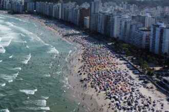 sp:-defesa-civil-emite-alerta-extremo-de-temporal-no-guaruja