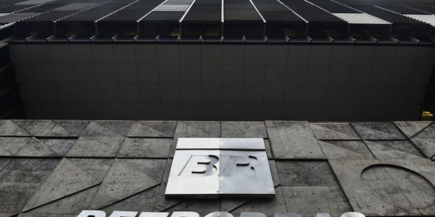 petrobras-compra-42,5%-de-bloco-de-exploracao-de-petroleo-na-namibia