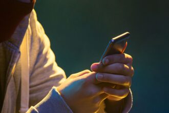 levantamento-identifica-173-vitimas-de-deepfakes-sexuais-em-escolas