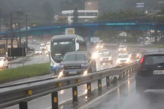 sc-tem-alerta-vermelho-para-alagamentos-e-deslizamentos-na-capital