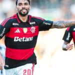 paqueta-desencanta,-flamengo-vence-botafogo-e-vai-a-semi-do-carioca
