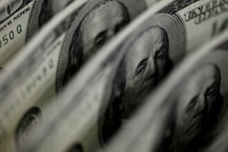 bolsa-bate-recorde-e-dolar-cai-para-r$-5,17-com-fim-de-tarifaco