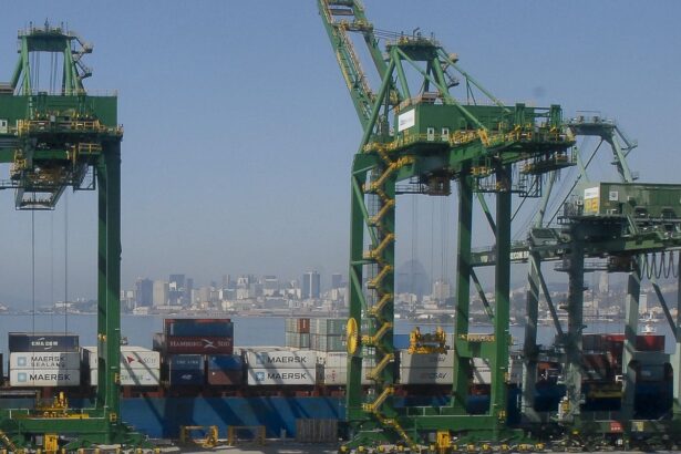 economia-brasileira-cresceu-2,2%-em-2025,-aponta-previa-da-fgv