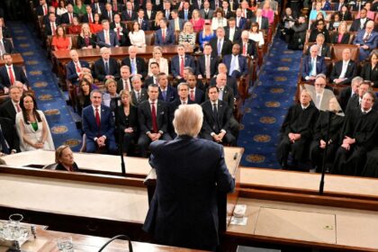 trump-proclama-“era-de-ouro”-em-discurso-sobre-estado-da-uniao