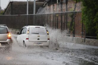chuvas-no-rio-de-janeiro-deixam-um-morto-em-angra-dos-reis