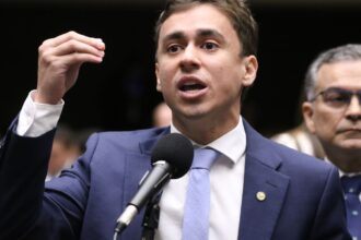 nikolas-ferreira-viajou-em-jato-de-vorcaro-na-campanha-de-2022