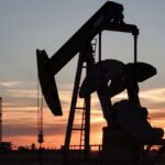 dolar-salta-a-r$-5,26,-e-bolsa-cai-3%-com-escalada-no-oriente-medio