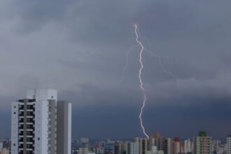 chuva-em-sp-provoca-alagamentos-e-deixa-zona-leste-em-estado-de-alerta
