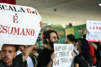 oito-em-cada-10-brasileiros-de-ate-40-anos-defendemfim-da-escala6x1