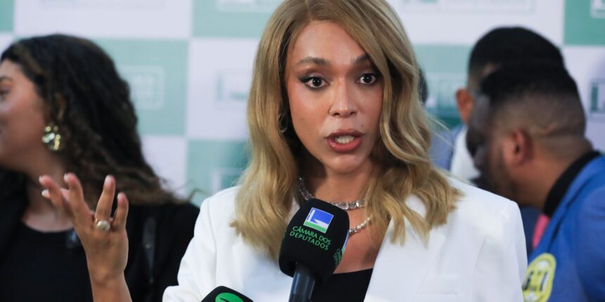 ministerio-das-comunicacoes-investiga-ratinho-por-discurso-transfobico