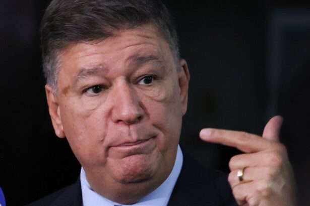 dino-da-5-dias-para-senador-explicar-repasse-de-emendas-a-lagoinha