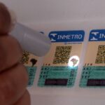 selos-antigos-do-inmetro-para-capacete,-extintor-e-gnv-vencem-em-marco