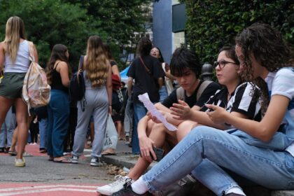 instituto-oferta-videoaulas-de-portugues-a-alunos-do-ensino-medio