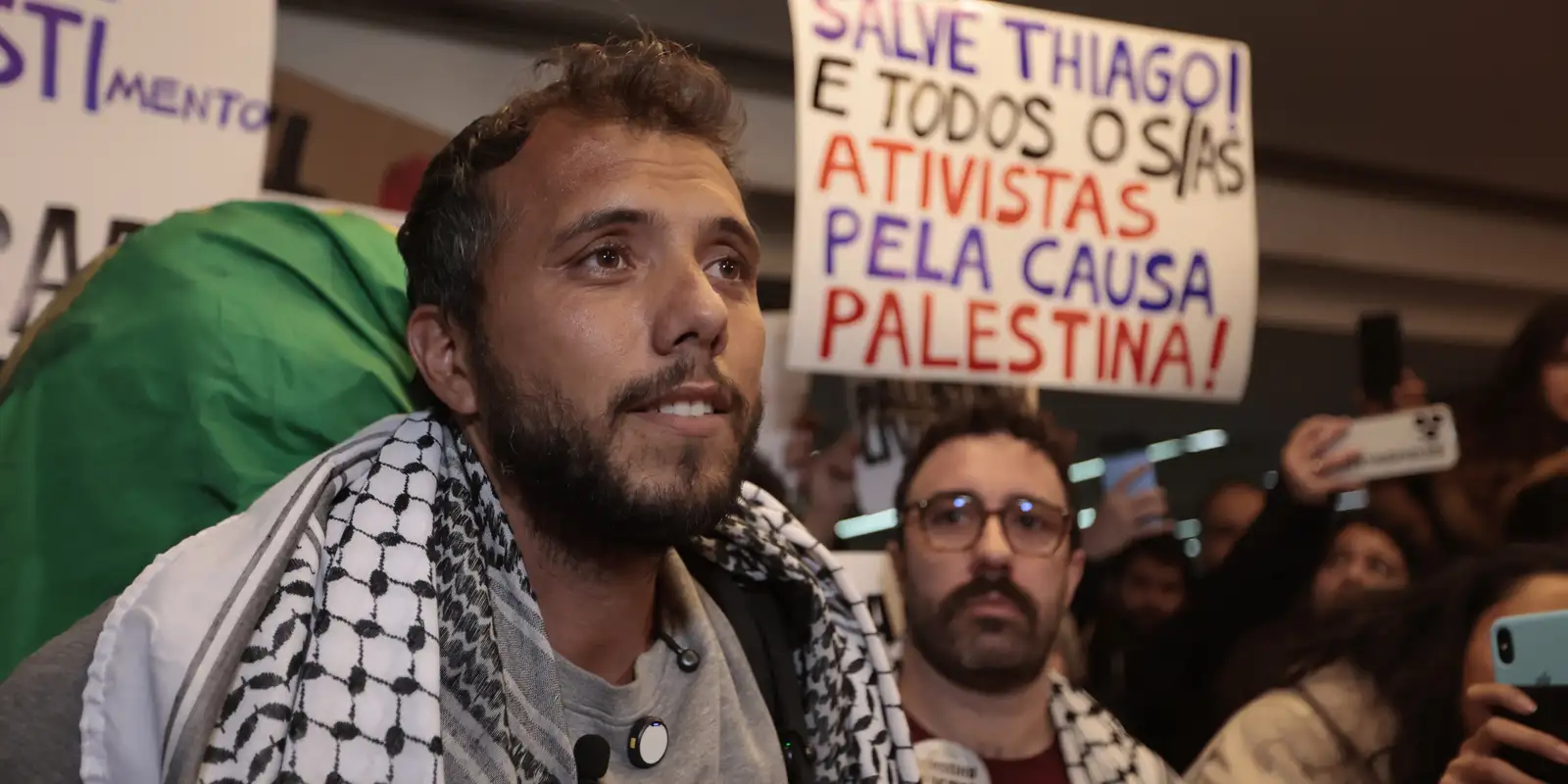 ativista-brasileiro-e-deportado-da-argentina-por-ordem-de-milei