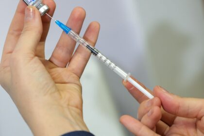vacina-da-gripe-nao-aumenta-risco-da-doenca,-alerta-ministerio