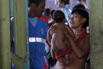obitos-por-malaria-na-terra-yanomami-cairam-80%-em-2025,-diz-governo