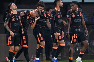 corinthians-derrota-platense-na-libertadores-na-estreia-de-diniz