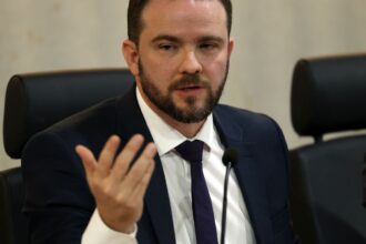 nova-versao-do-desenrola-sera-lancada-apos-viagem-de-lula,-diz-durigan
