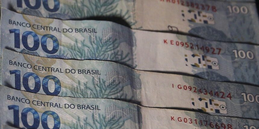 governo-propoe-superavit-primario-de-r$-73-bilhoes-para-2027