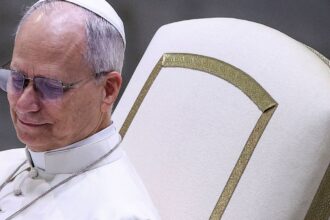 papa-leao-xiv-critica-mundo-“devastado-por-tiranos”
