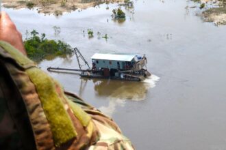 operacao-apreende-embarcacoes-e-estruturas-de-garimpo-ilegal-no-am