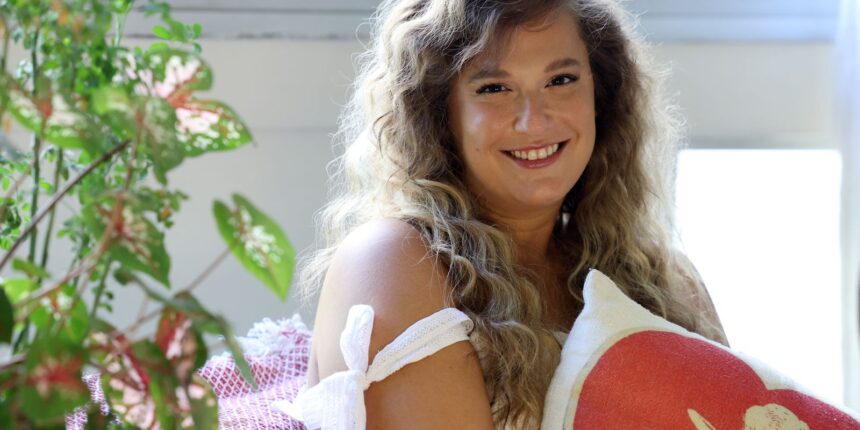 cantora-alice-caymmi-lanca-album-em-homenagem-ao-avo