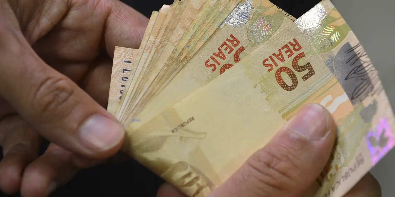 ministerio-restringe-tarifas-e-limitacusto-do-credito-consignado