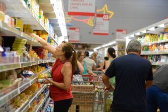 fim-da-escala-6×1:-estudos-divergem-sobre-impactos-no-pib-e-inflacao