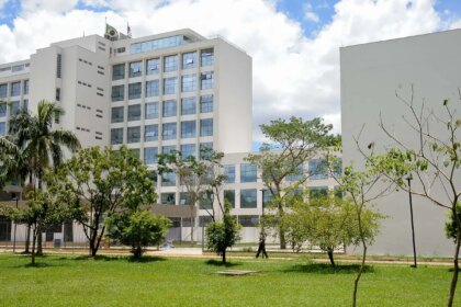 pm-retira-estudantes-da-reitoria-da-usp
