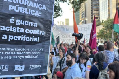 cordao-da-mentira-faz-ato-na-paulista-para-lembrar-crimes-de-maio