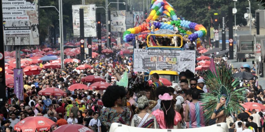 pl-que-veta-crianca-em-evento-lgbtqia+-e-inconstitucional,-diz-jurista