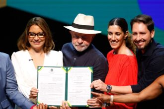 ebc-e-minc-assinam-acordo-para-integrar-acervo-ao-tela-brasil