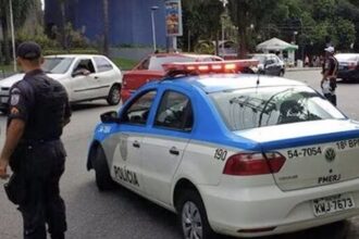 em-cinco-dias,-dois-pms-do-rio-morrem-com-tiros-de-fuzil-na-cabeca
