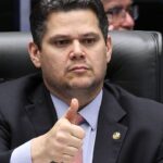 alcolumbre-sugere-melhorar-6×1-e-quer-passar-pec-por-comissoes
