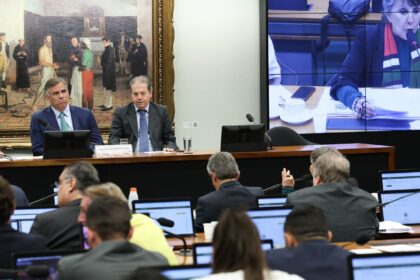 comissao-da-camara-aprova-reducao-da-maioridade-penal-para-16-anos