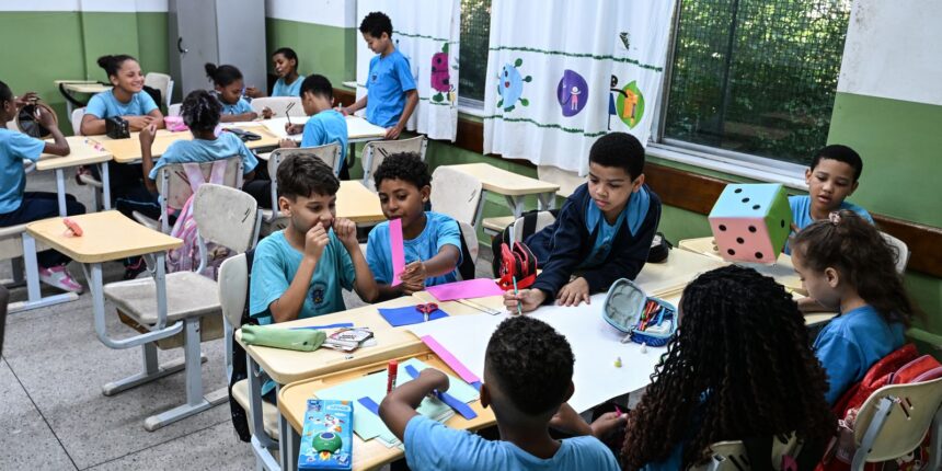 governo-fixa-em-r$-5,1-mil-novo-piso-nacional-do-magisterio