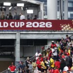 paixao-pelo-futebol-expoe-populacao-a-publicidade-de-bets,-alerta-idec