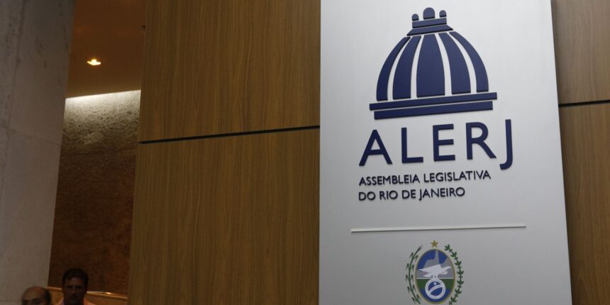 deputados-do-rj-aprovam-tornozeleira-rosa-para-agressores-de-mulheres