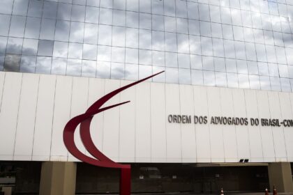 oab-pede-que-stf-autorize-comunicacao-entre-flavio-e-jair-bolsonaro