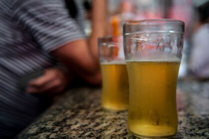 alcool-e-cigarro-podem-causar-cegueira,-alertam-especialistas